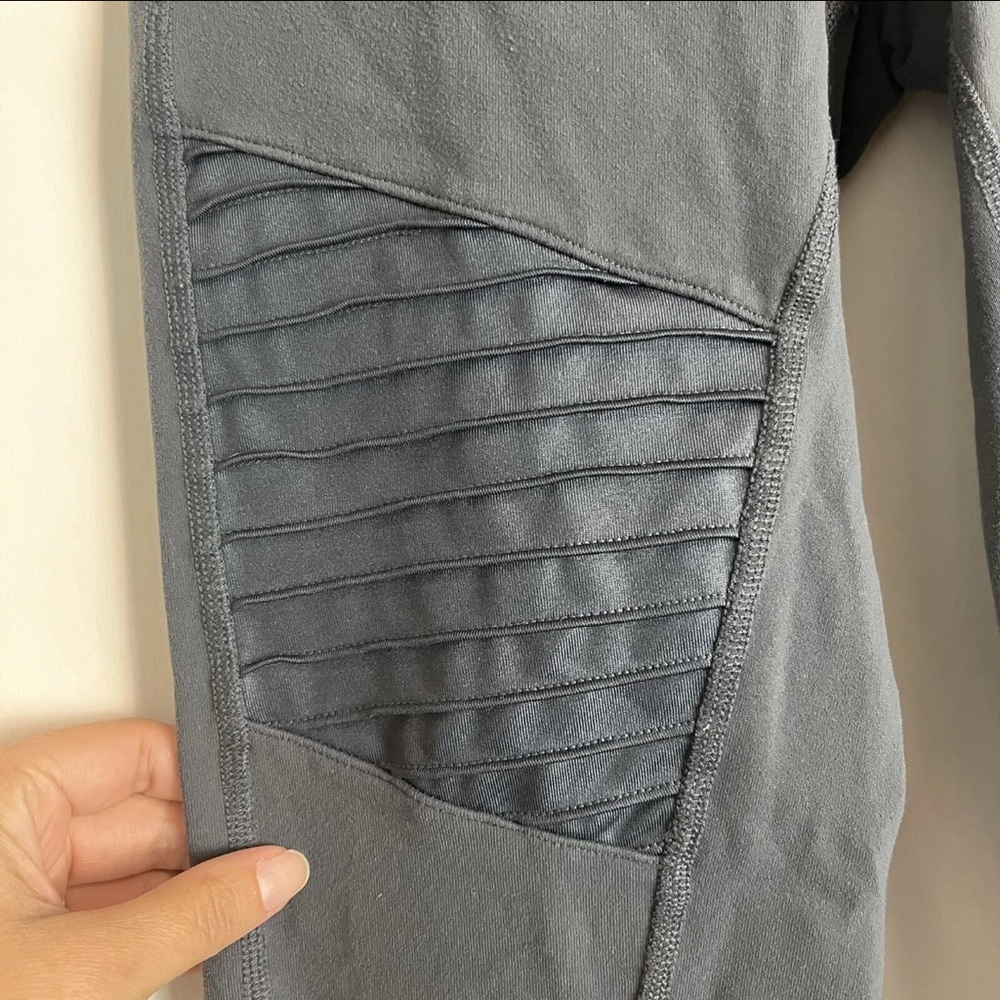 ALO Yoga Navy Ribbed Leggings - Picture 3 of 4